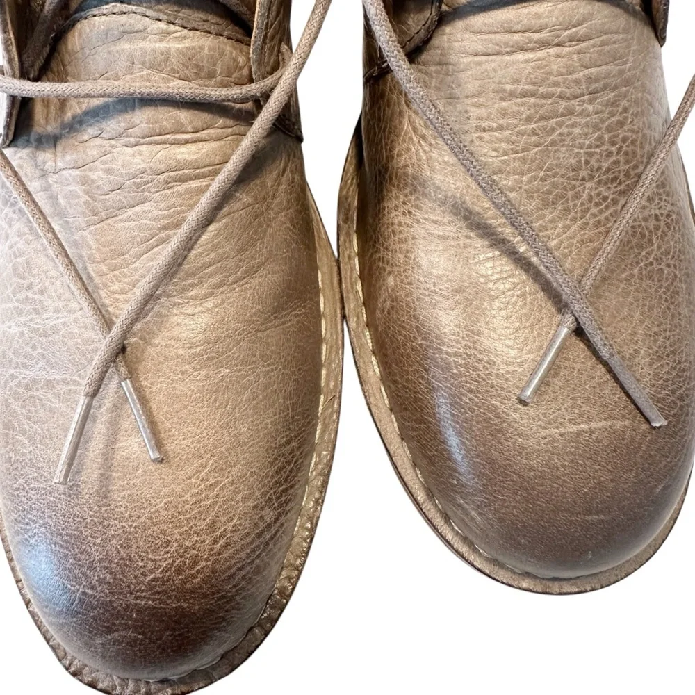 Cole Haan Glenn Distressed Leather Chukka Boots in Greystone Size 10.5